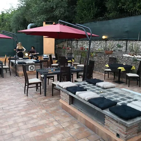 La Terrazza Al Monte Dei Cocci Frühstückspension *